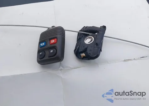 2005 Mercury Grand Marquis Ls/Lse from USA, damaged, VIN 2MEFM75WX5X618051